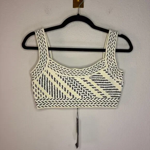 SOLS!!! NWT NEW BCBGMaxazria Geometric Jacquard Knit Crop Top Size S - Picture 3 of 6